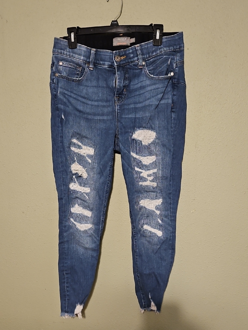 Torrid Bombshell Skinny Distressed Ankle Skinny Jeans